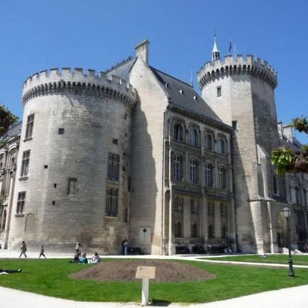 L'ATELIER Netflix - 500m Musée BD Angulema Exterior foto